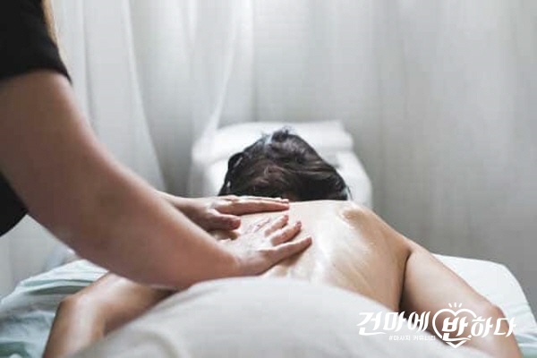 batch_90-minute-massage-16-9-MOB.jpg