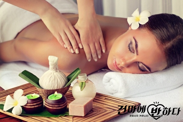 [크기변환]Woman-having-massage-in-the-spa-salon.jpg
